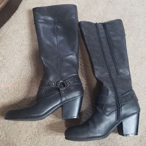 Knee high black boot aerosoles A2 heelrest